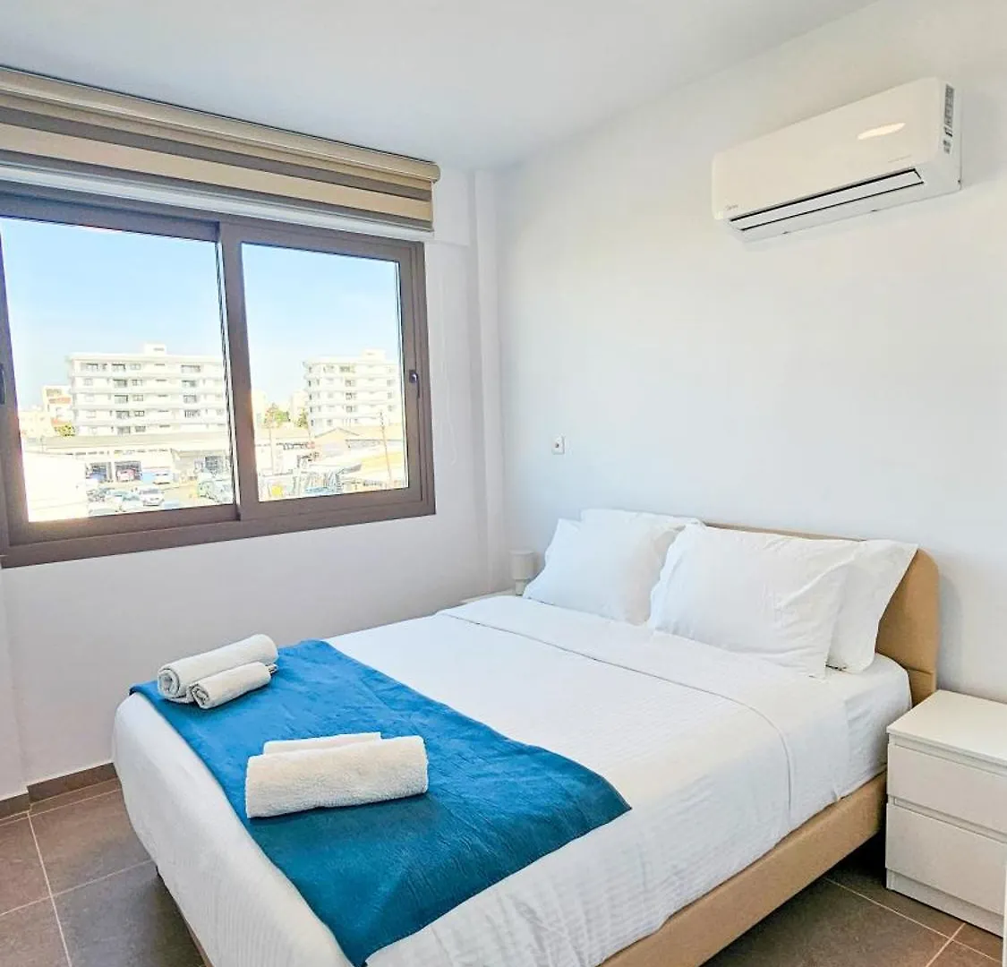 Beachside Breeze Apartment 拉纳卡 0*,  塞浦路斯